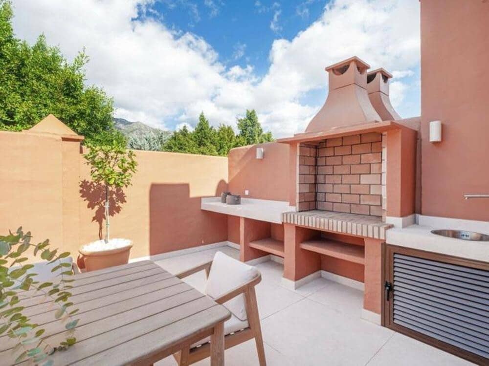 4 quarto Moradia Geminada para arrendar em Marbella com piscina garagem - 15 000 € (Ref: 9643635)
