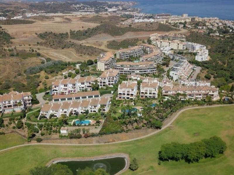 2 soverom Penthouse til salgs i Mijas Costa med garasje - € 469 000 (Ref: 9643636)