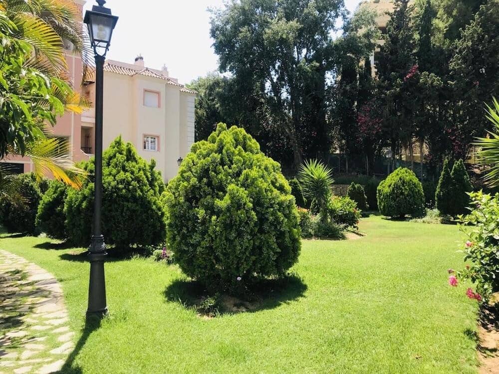 Appartement de 3 chambres à louer à Marbella avec piscine garage - 2 600 € (Ref: 9646736)