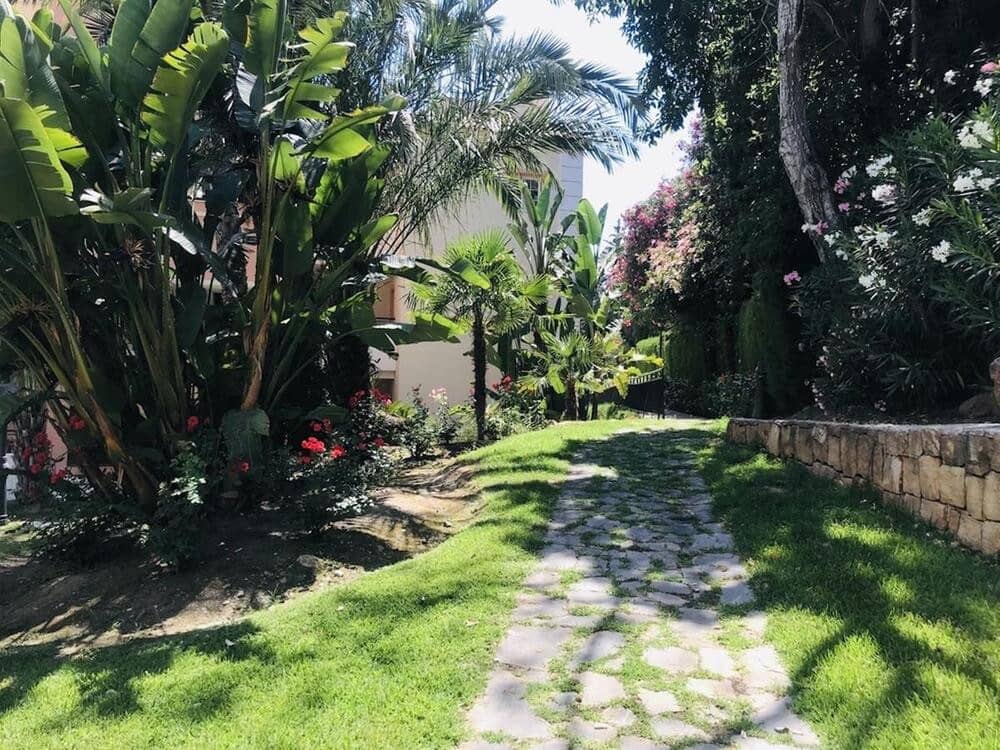 Appartement de 3 chambres à louer à Marbella avec piscine garage - 2 600 € (Ref: 9646736)