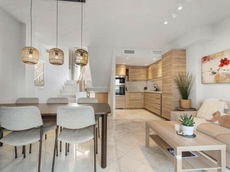 Casa de 3 habitaciones en Riviera del Sol en alquiler con piscina garaje - 3.500 € (Ref: 9646737)