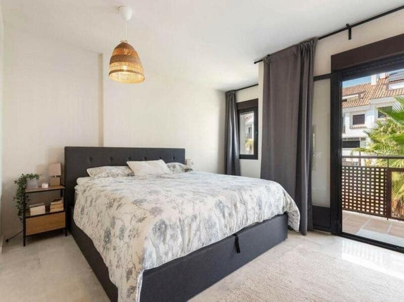 Casa de 3 habitaciones en Riviera del Sol en alquiler con piscina garaje - 3.500 € (Ref: 9646737)