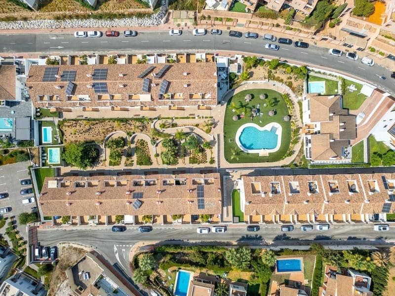 4 camera da letto Casa da affittare in Riviera del Sol con piscina garage - 3.500 € (Rif: 9646737)