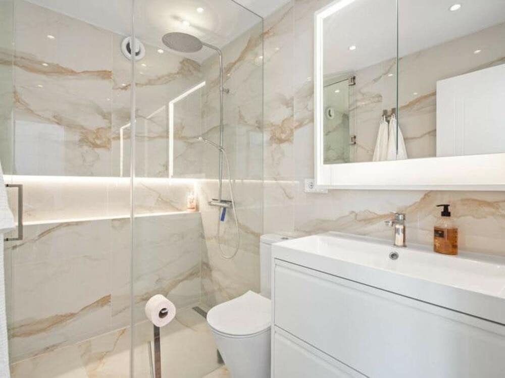 4 soverom Hus til salgs i Los Angeles med garasje - € 1 120 000 (Ref: 9646738)