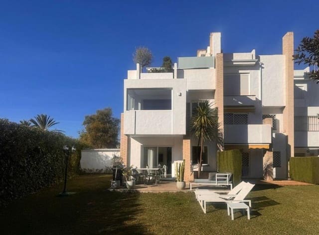 3 chambre Maison de Ville à vendre à Los Naranjos, Marbella avec piscine garage - 799 000 € (Ref: 9646739)