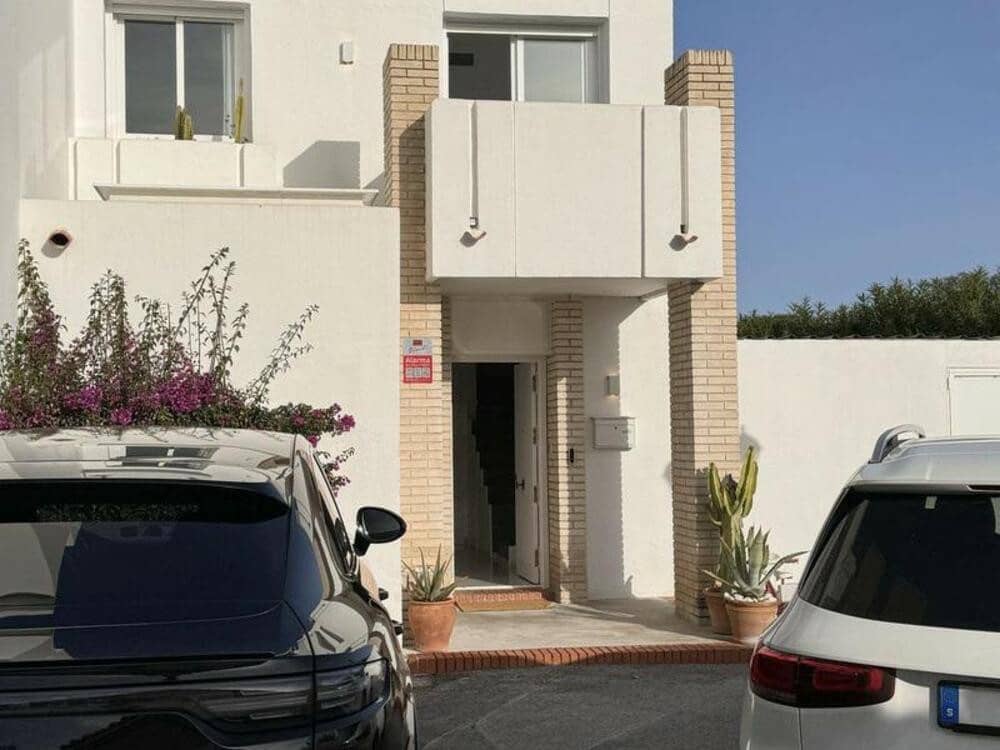 3 soveværelse Byhus til salg i Marbella med swimmingpool garage - € 799.000 (Ref: 9646739)