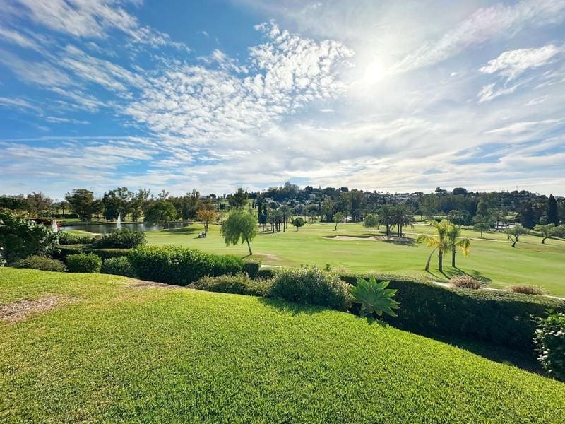 4 soveværelse Villa til salg i Benahavis med swimmingpool garage - € 2.550.000 (Ref: 9651012)