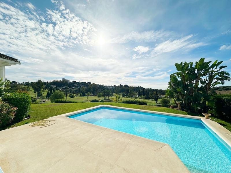 Chalet de 4 habitaciones en Benahavís en alquiler con piscina garaje - 6.500 € (Ref: 9651013)