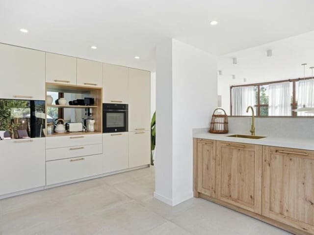 Casa de 5 habitaciones en Cancelada, Estepona en venta con piscina garaje - 849.000 € (Ref: 9651014)