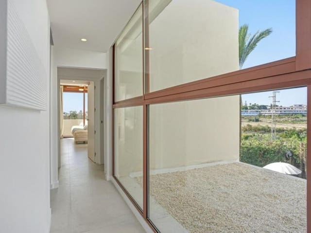 5 soverom Hus til salgs i Cancelada, Estepona med svømmebasseng garasje - € 849 000 (Ref: 9651014)