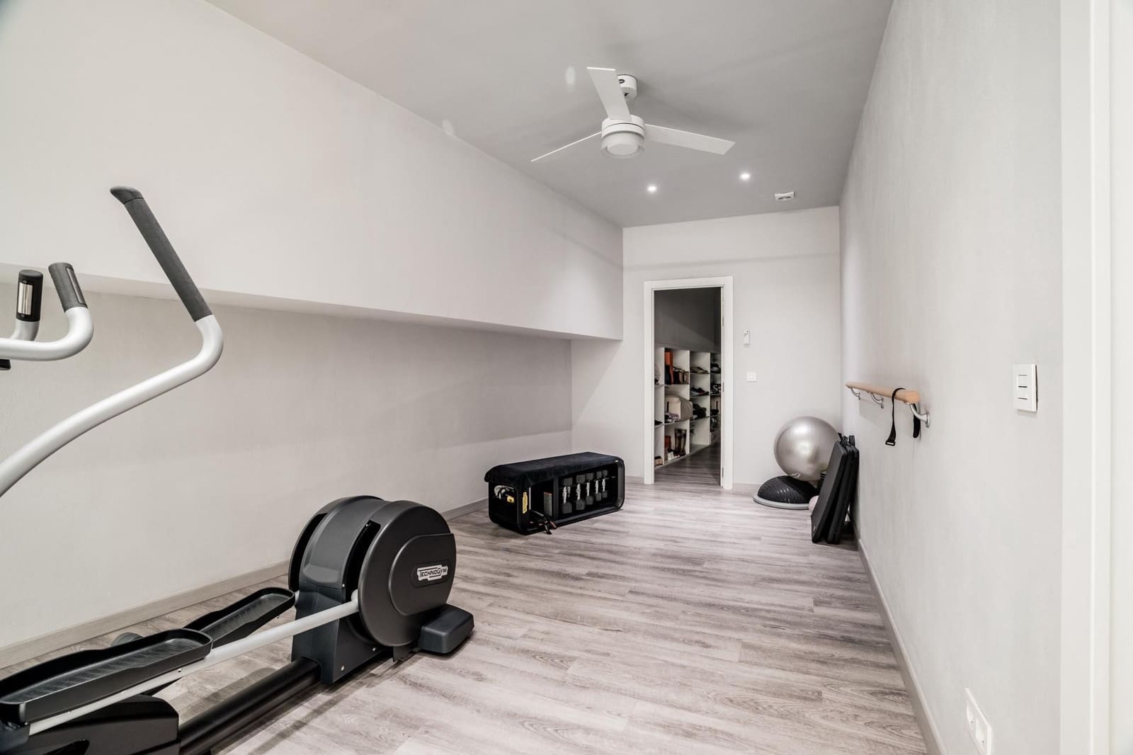 3 soveværelse Byhus til leje i Mijas Costa med swimmingpool garage - € 5.000 (Ref: 9651015)