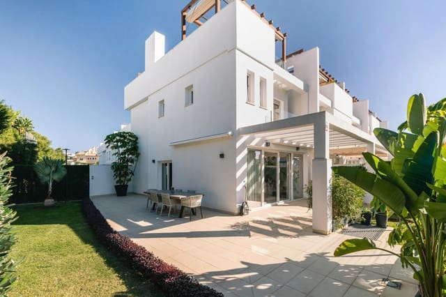 3 bedroom Townhouse for rent in Calahonda, Mijas with pool garage - € 5,000 (Ref: 9651015)