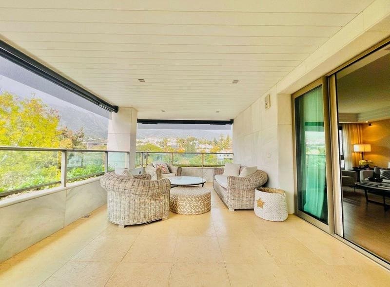 2 soveværelse Lejlighed til leje i Marbella med swimmingpool garage - € 3.000 (Ref: 9651016)