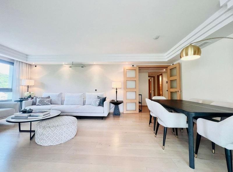 2 soveværelse Lejlighed til leje i Marbella med swimmingpool garage - € 3.000 (Ref: 9651016)