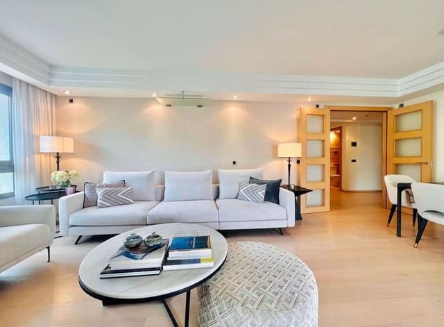 2 soveværelse Lejlighed til leje i La Carolina - Guadalpín, Marbella med swimmingpool garage - € 3.000 (Ref: 9651016)