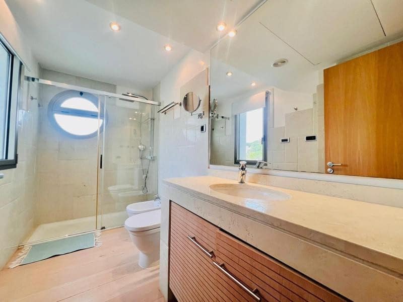 2 soveværelse Lejlighed til leje i Marbella med swimmingpool garage - € 3.000 (Ref: 9651016)