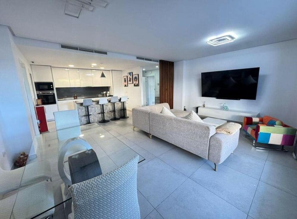 3 Zimmer Apartment zu vermieten in La Quinta mit Pool Garage - 2.800 € (Ref: 9651018)