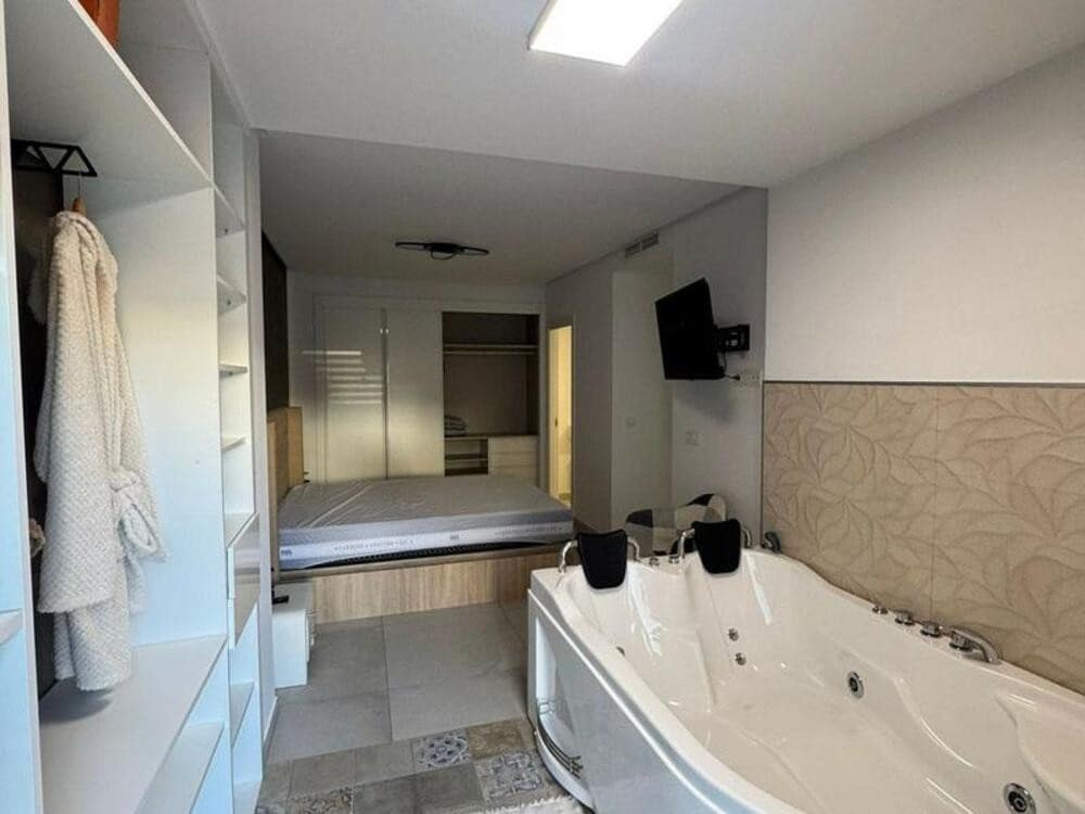 3 Zimmer Apartment zu vermieten in La Quinta mit Pool Garage - 2.800 € (Ref: 9651018)