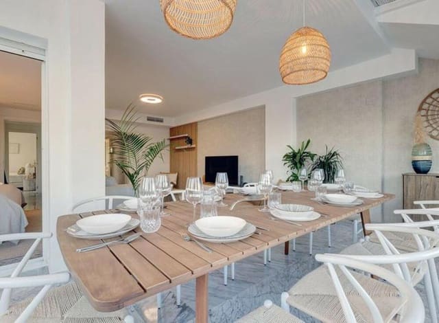 5 quarto Penthouse para venda em Bahía de Marbella, Marbella com piscina garagem - 860 000 € (Ref: 9654502)