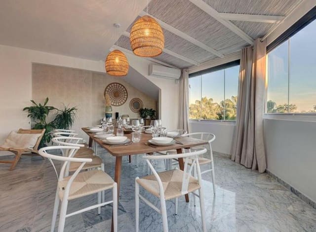 5 quarto Penthouse para venda em Bahía de Marbella, Marbella com piscina garagem - 860 000 € (Ref: 9654502)