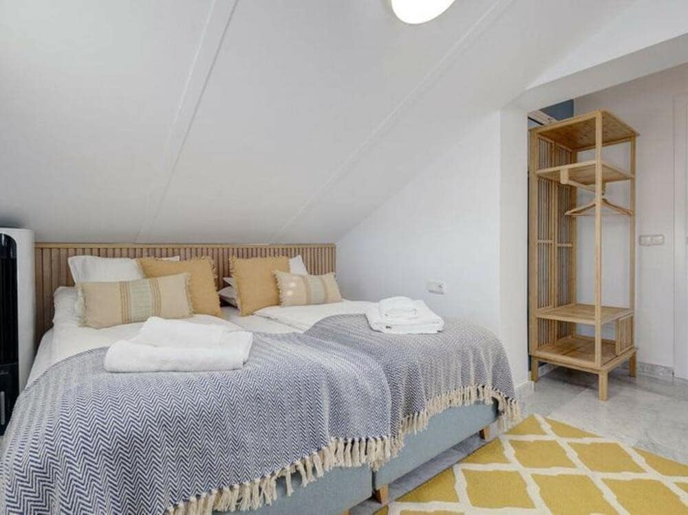 5 quarto Penthouse para venda em Marbella com piscina garagem - 860 000 € (Ref: 9654502)