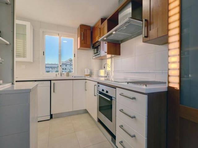 5 quarto Penthouse para venda em Bahía de Marbella, Marbella com piscina garagem - 860 000 € (Ref: 9654502)