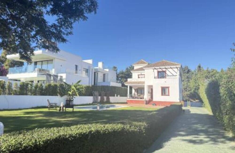 4 sypialnia Willa na sprzedaż w Guadalmina z basenem garażem - 1 650 000 € (Ref: 9654503)