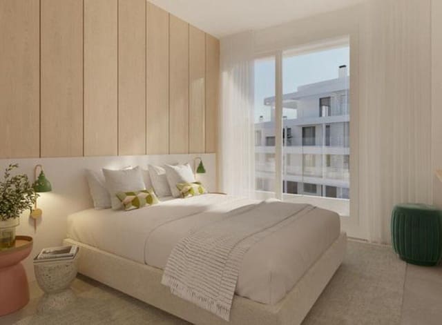 4 sypialnia Dom na sprzedaż w Centro, Estepona z basenem garażem - 730 000 € (Ref: 9654504)