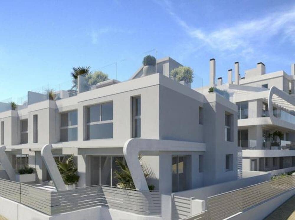 4 soverom Hus til salgs i Estepona med svømmebasseng garasje - € 730 000 (Ref: 9654504)