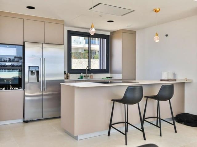 Ático de 3 habitaciones en El Higuerón, Fuengirola en alquiler con piscina garaje - 4.500 € (Ref: 9654506)