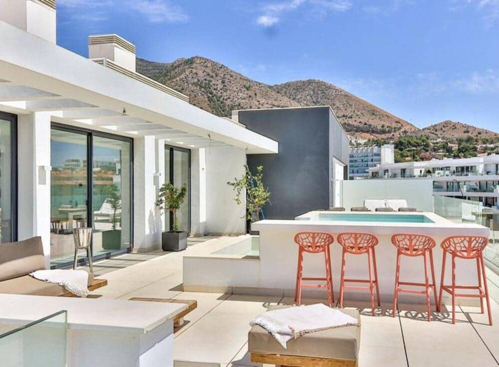 Ático de 3 habitaciones en Fuengirola en alquiler con piscina garaje - 4.500 € (Ref: 9654506)