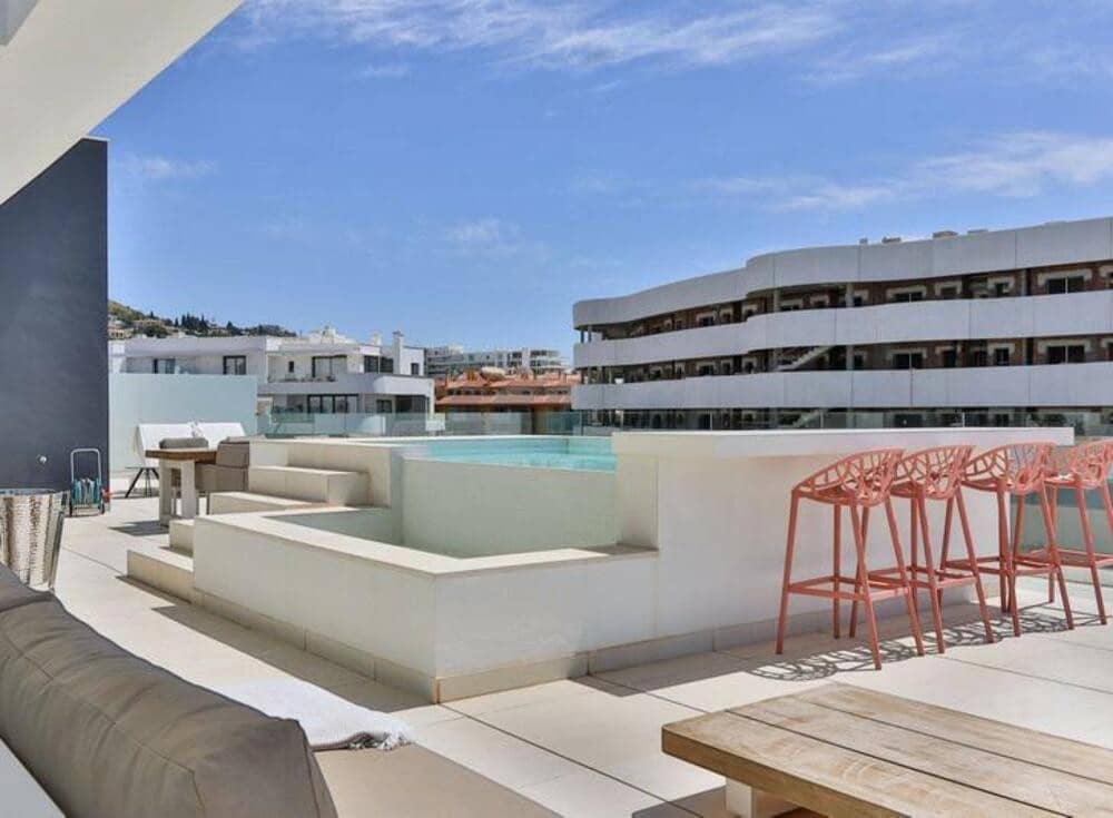 Ático de 3 habitaciones en Fuengirola en alquiler con piscina garaje - 4.500 € (Ref: 9654506)