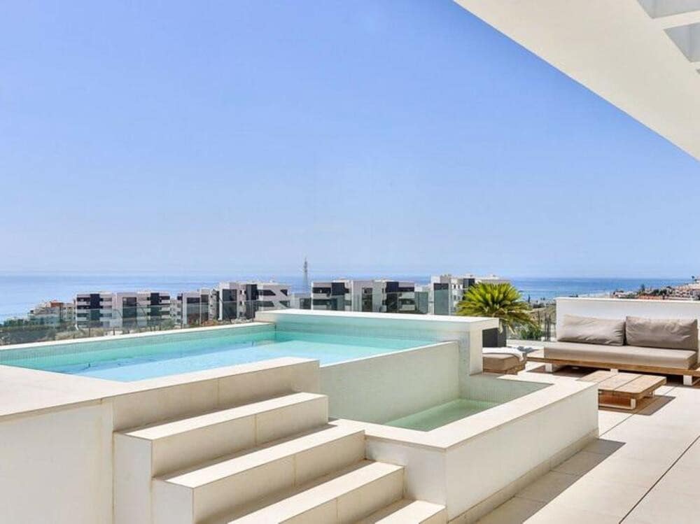 Ático de 3 habitaciones en Fuengirola en alquiler con piscina garaje - 4.500 € (Ref: 9654506)