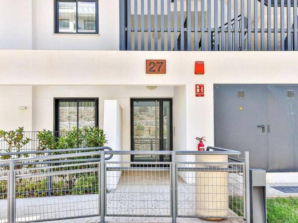 Ático de 3 habitaciones en Fuengirola en alquiler con piscina garaje - 4.500 € (Ref: 9654506)