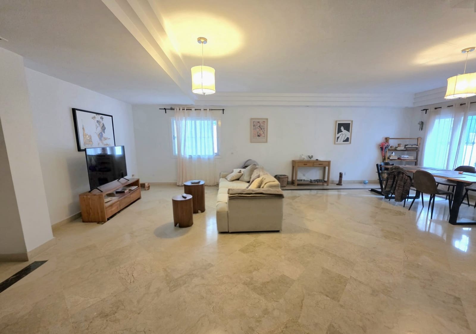 Apartamento de 2 habitaciones en Marbella en alquiler con garaje - 3.000 € (Ref: 9654507)