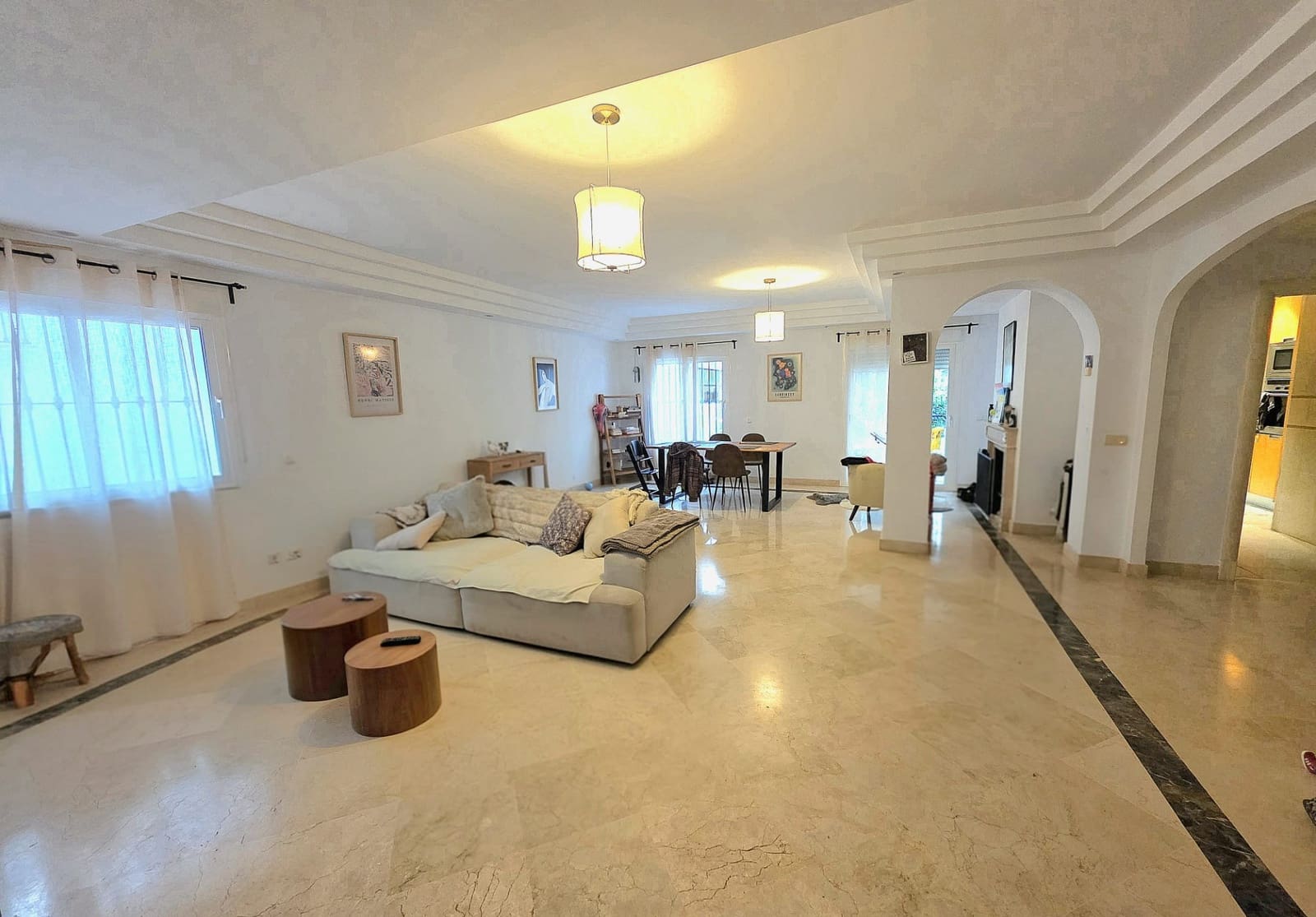 Apartamento de 2 habitaciones en Marbella en alquiler con garaje - 3.000 € (Ref: 9654507)