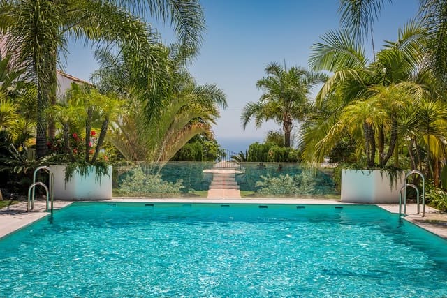 Apartamento de 2 habitaciones en Nagüeles Alto, Marbella en alquiler con garaje - 3.000 € (Ref: 9654507)