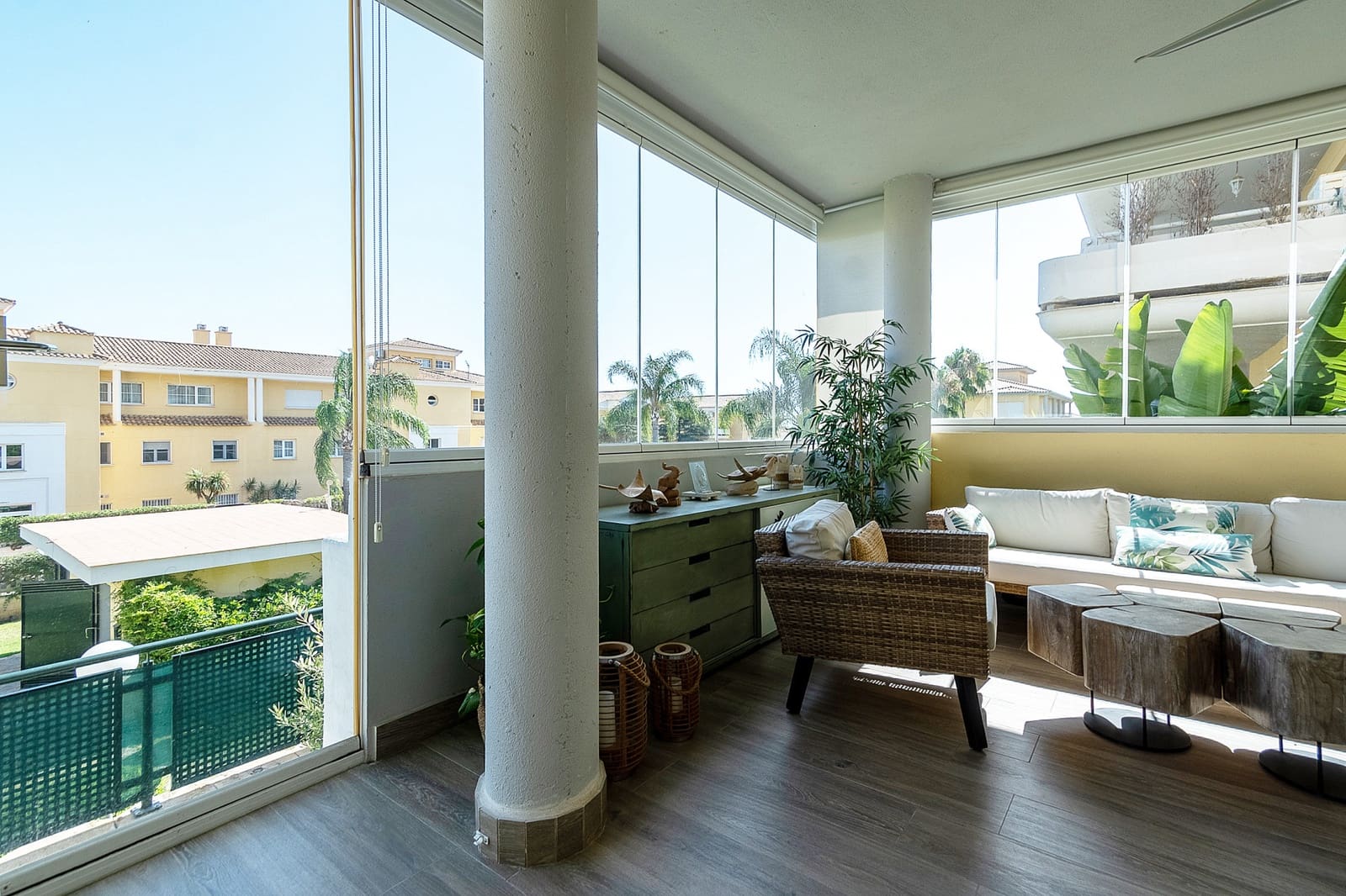 3 bedroom Apartment for rent in Marbella with pool garage - € 2,750 (Ref: 9658139)