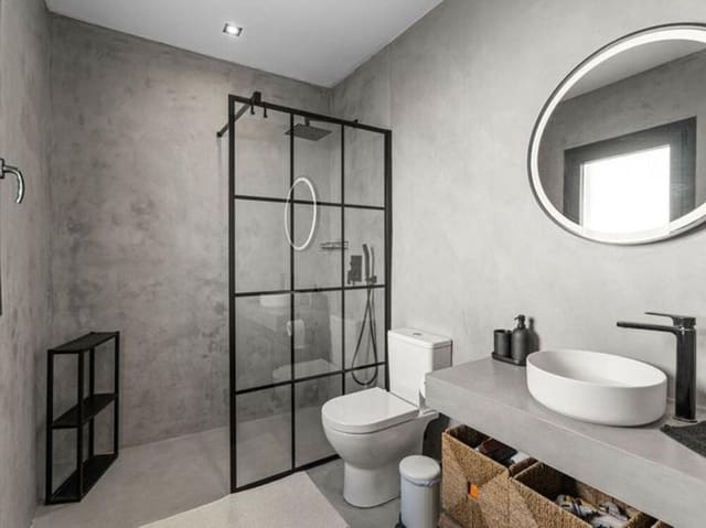 5 sypialnia Willa na sprzedaż w Altos de Estepona, Estepona z basenem garażem - 995 000 € (Ref: 9658140)