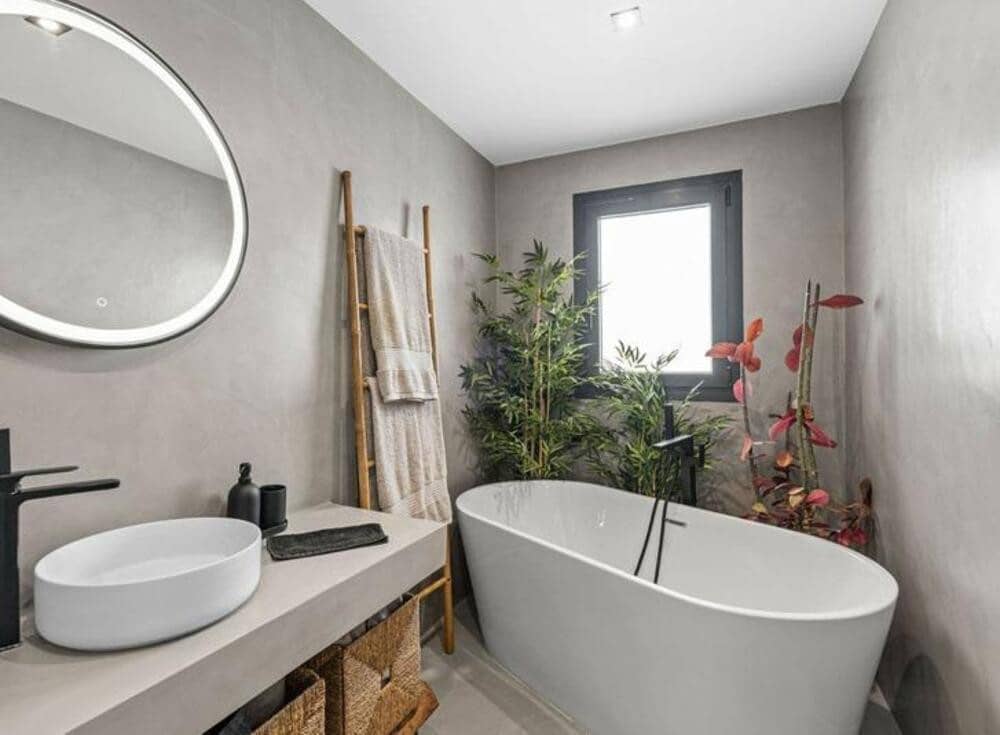 5 sypialnia Willa na sprzedaż w Estepona z basenem garażem - 995 000 € (Ref: 9658140)