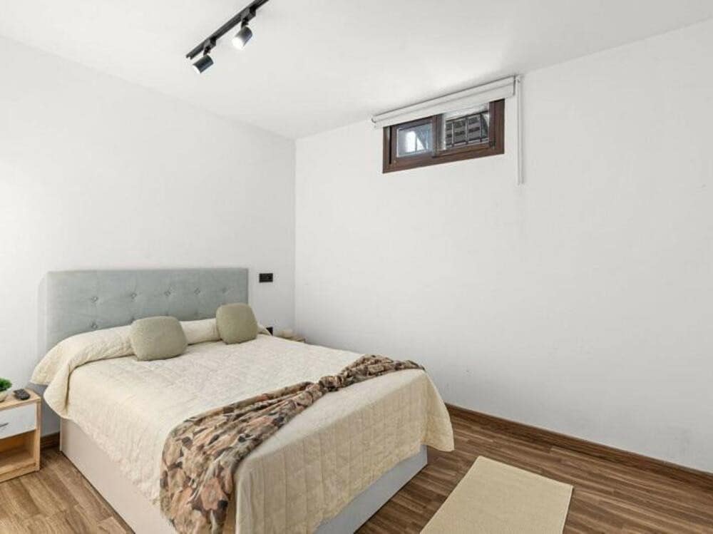 5 sypialnia Willa na sprzedaż w Estepona z basenem garażem - 995 000 € (Ref: 9658140)