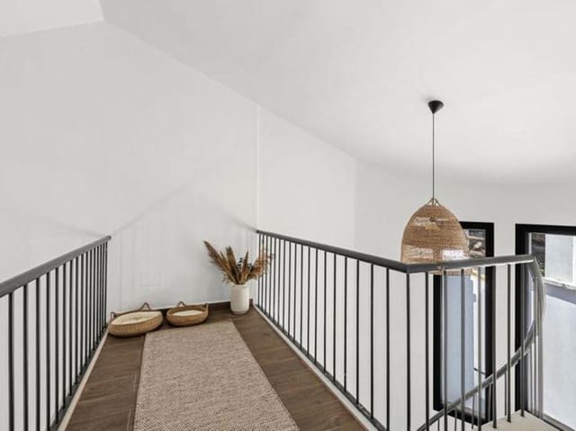 5 sypialnia Willa na sprzedaż w Altos de Estepona, Estepona z basenem garażem - 995 000 € (Ref: 9658140)