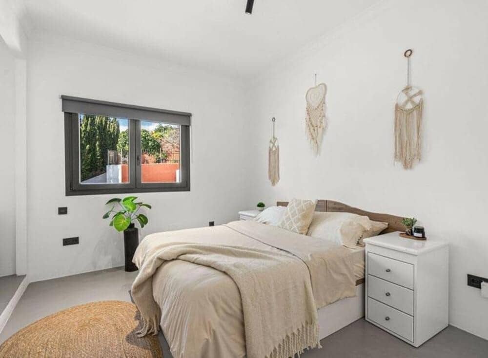 5 soveværelse Villa til salg i Estepona med swimmingpool garage - € 995.000 (Ref: 9658140)