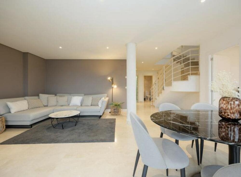 3 bedroom Penthouse for sale in Marbella - € 690,000 (Ref: 9665703)