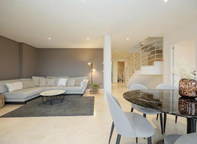 3 bedroom Penthouse for sale in Los Naranjos, Marbella - € 690,000 (Ref: 9665703)