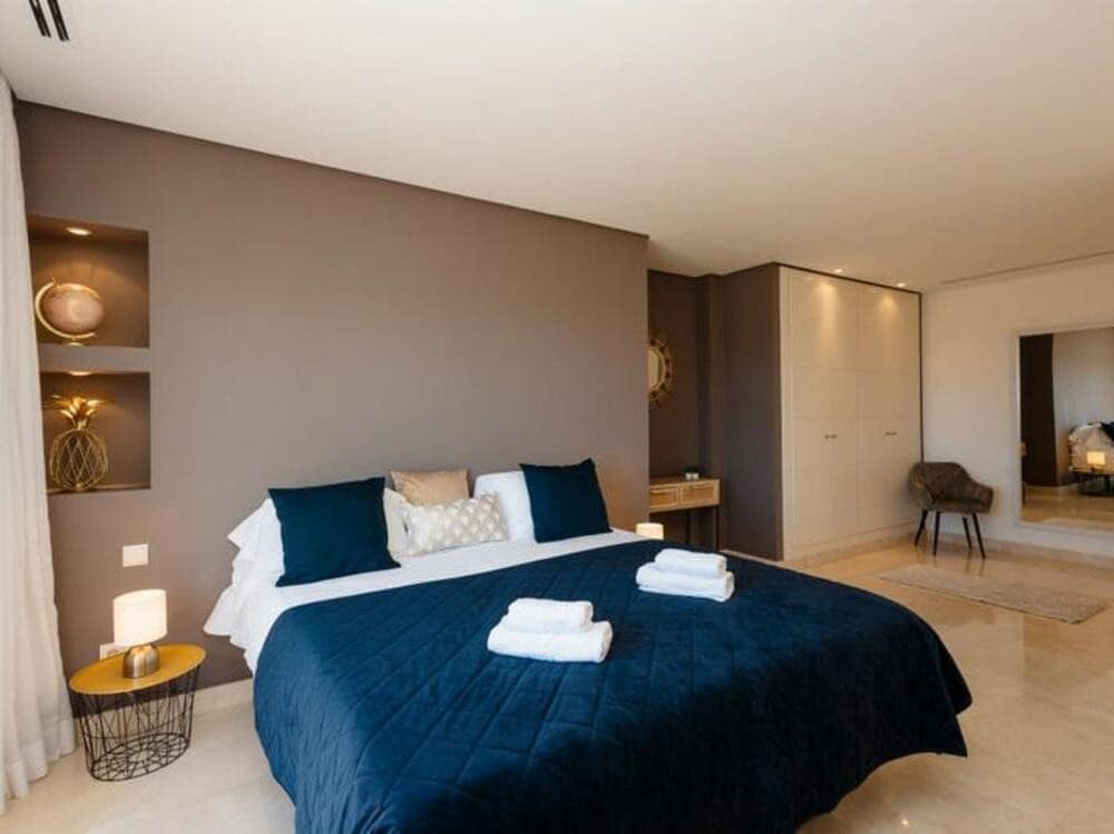 3 bedroom Penthouse for sale in Marbella - € 690,000 (Ref: 9665703)