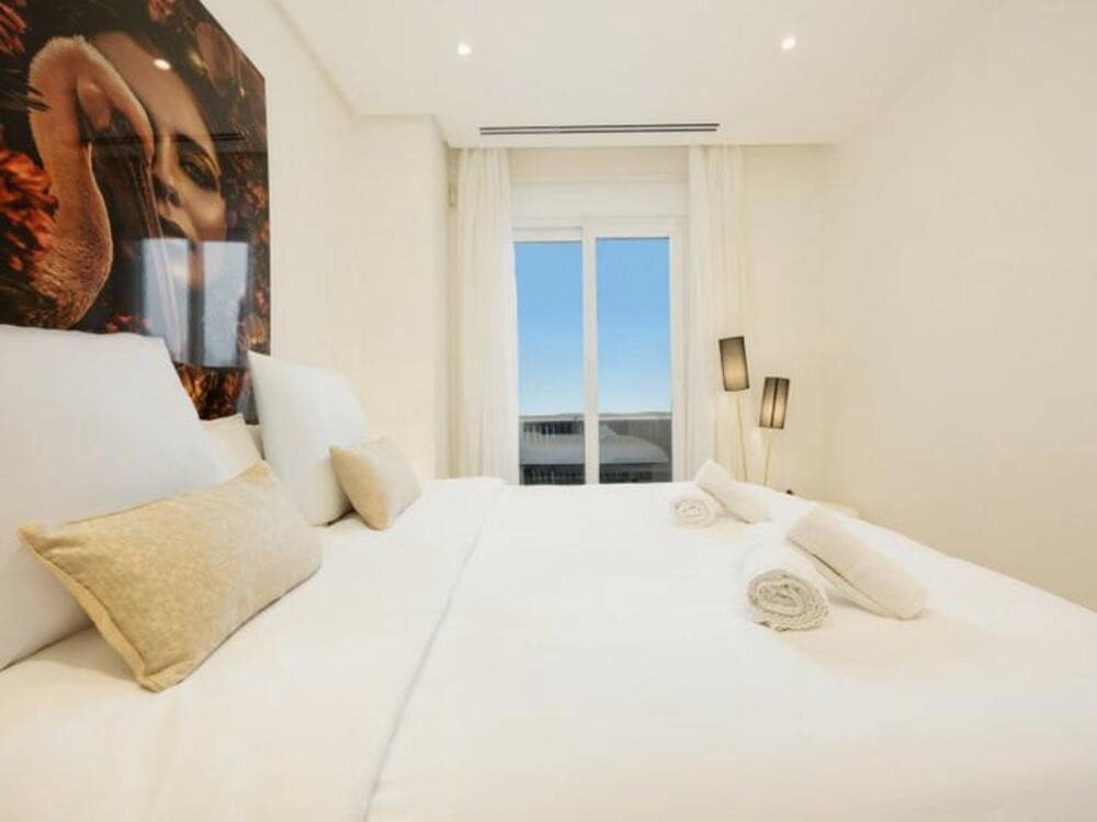 3 bedroom Penthouse for sale in Marbella - € 690,000 (Ref: 9665703)