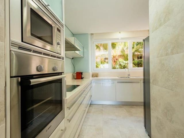 3 bedroom Penthouse for sale in Los Naranjos, Marbella - € 690,000 (Ref: 9665703)