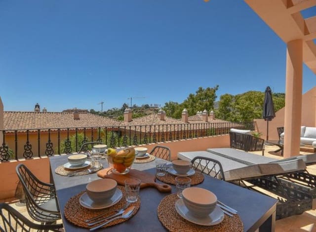 3 bedroom Penthouse for sale in Los Naranjos, Marbella - € 690,000 (Ref: 9665703)