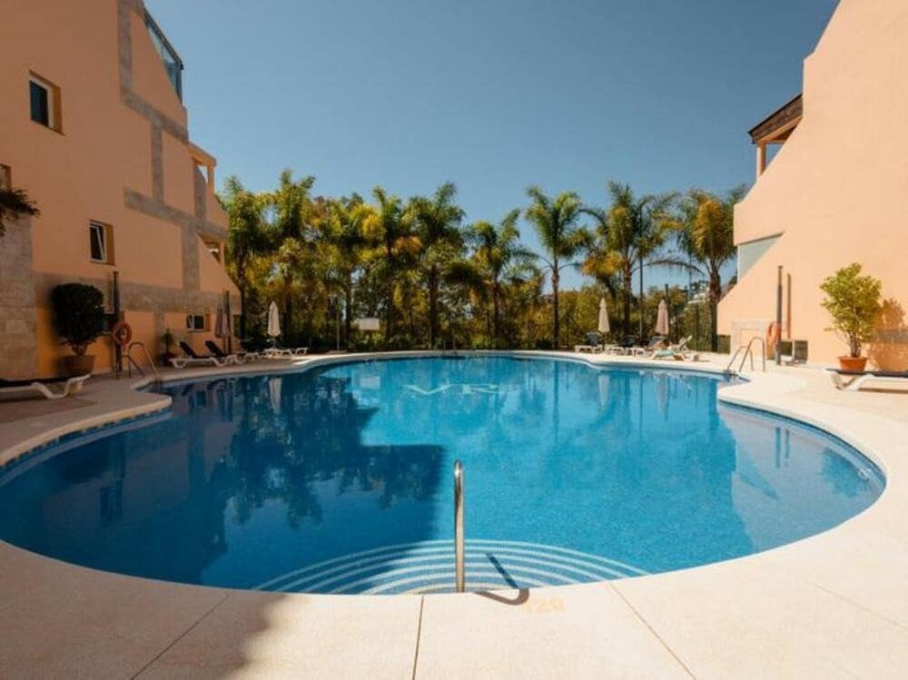 3 bedroom Penthouse for sale in Marbella - € 690,000 (Ref: 9665703)